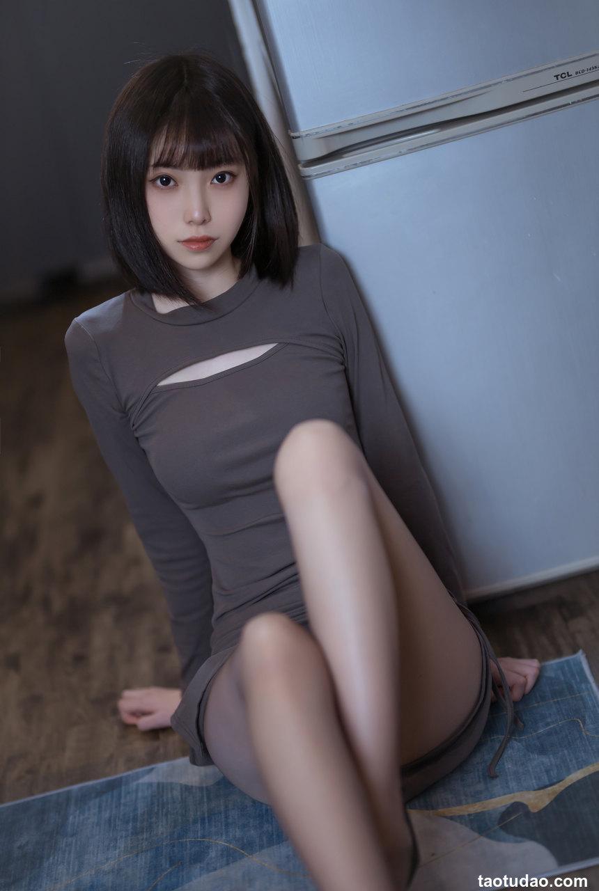 许岚LAN 灰裙X灰丝姐姐[40P-583MB]