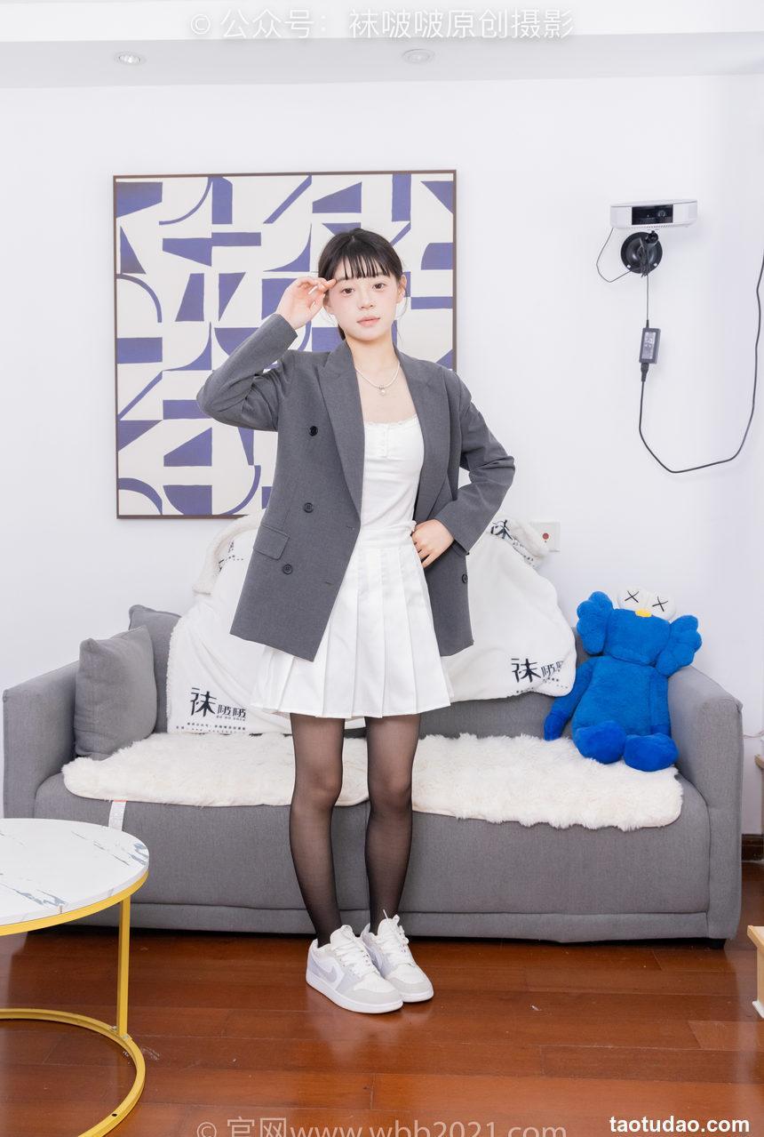 [BoBoSocks袜啵啵]NO.404 糯米-板鞋、黑丝、ol风[145P+1V／6.13GB]