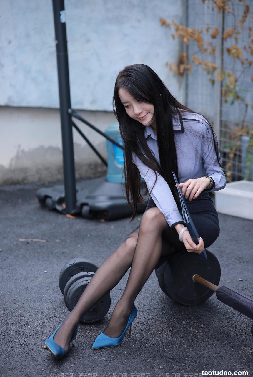 [IESS异思趣向] 2022.11.30 丝享家 1284 婉萍《嘿丝女秘》[84P-95.2M]