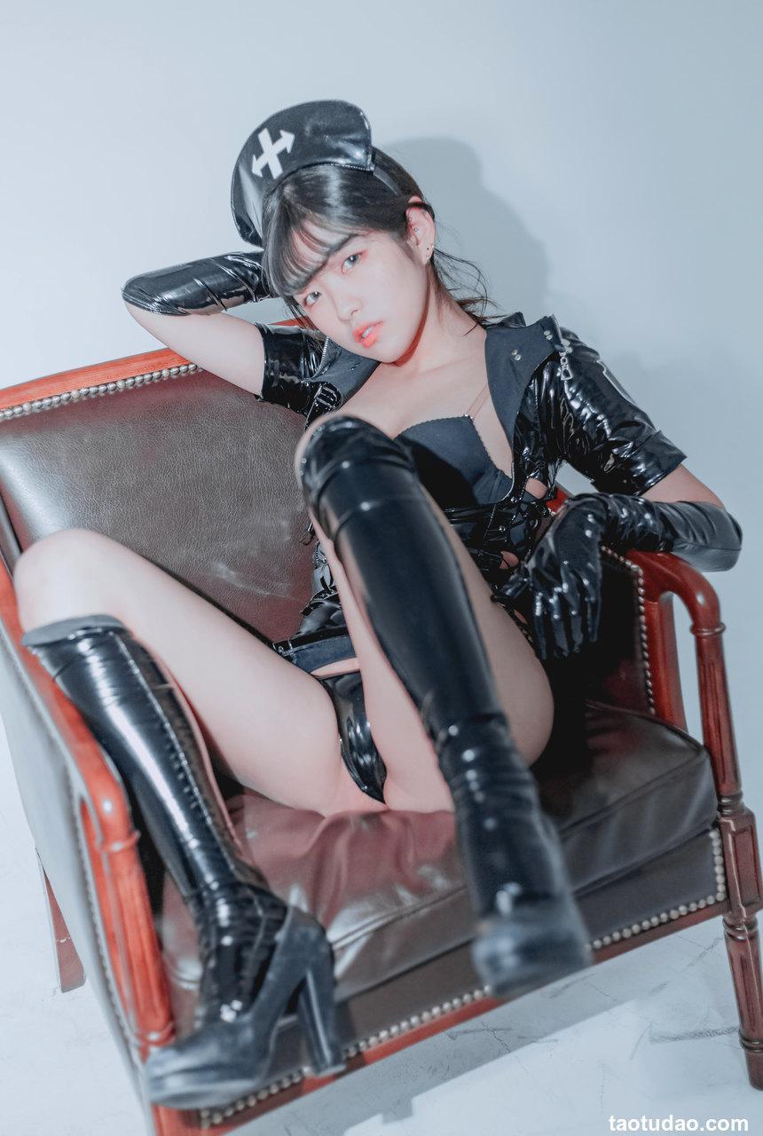 SonSon -  Dark Maid [37P-257MB]