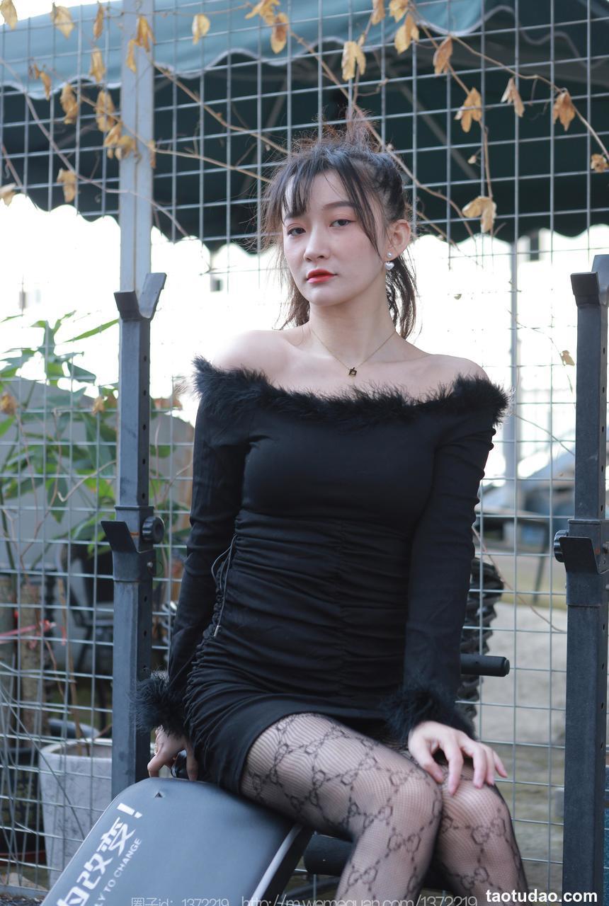 [IESS异思趣向] 2022.12.22 丝享家 1306 秋秋《车上的故事》[90P-107.6M]