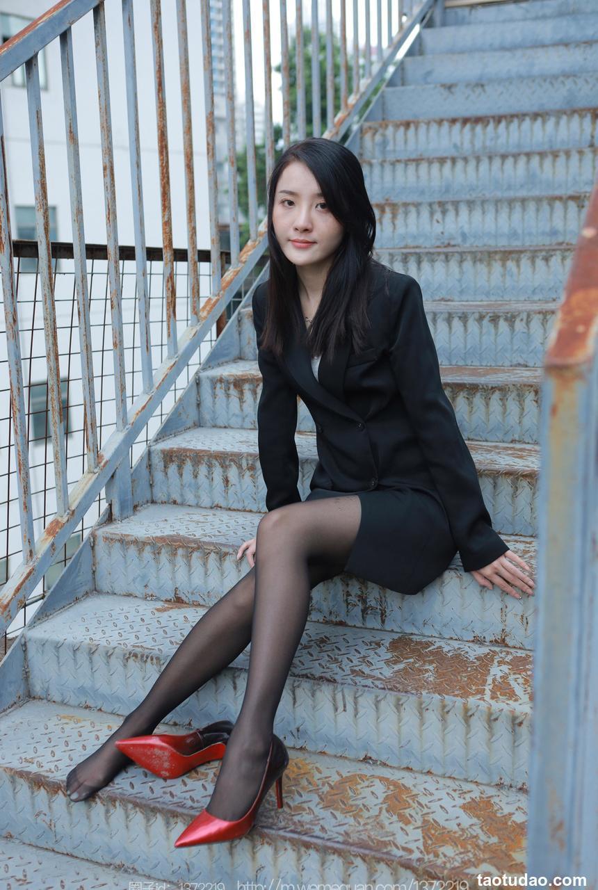 [IESS异思趣向] 2023.04.18 丝享家 1425 婉萍《小辣椒》[85P-96.4M]