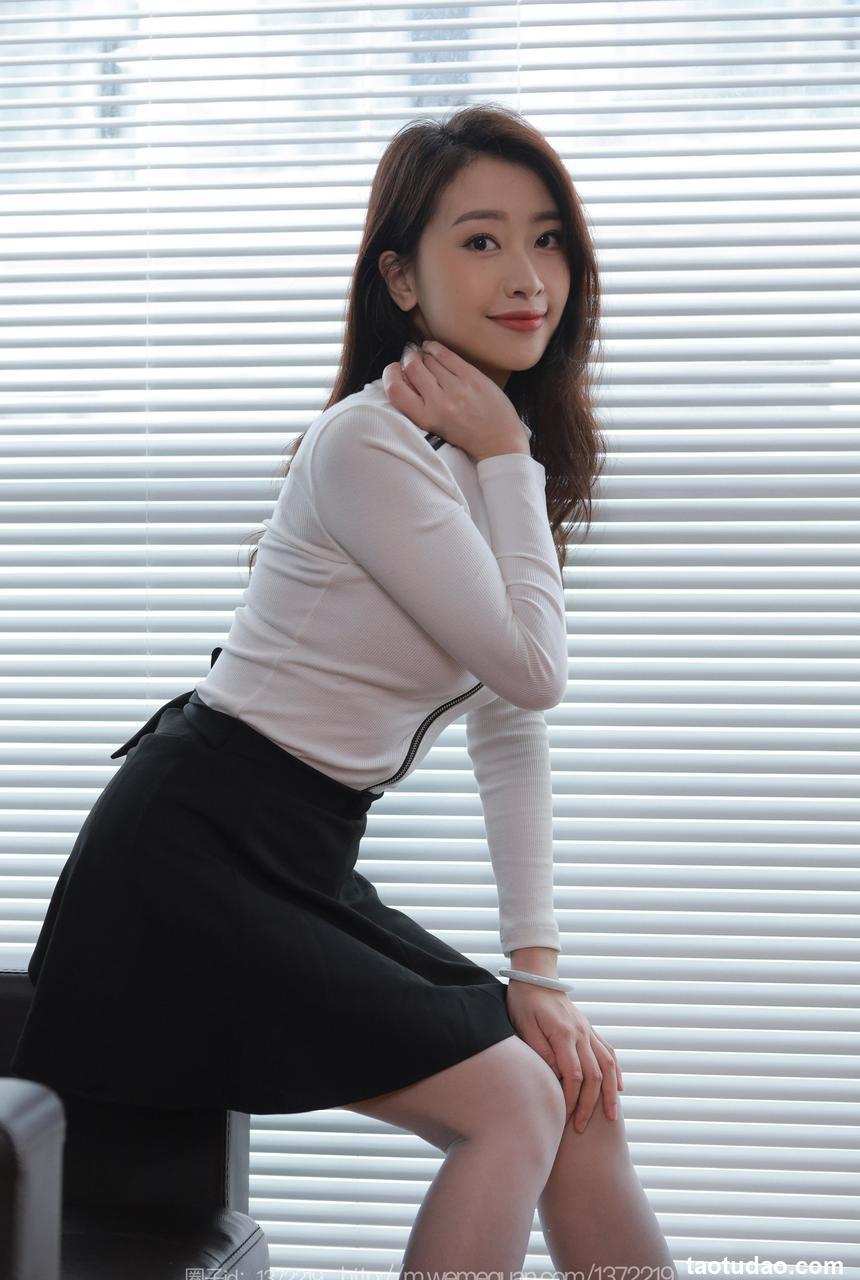 [IESS异思趣向] 2023.04.21 丝享家 1428 小婕《甜甜的微笑》[90P-97.4M]