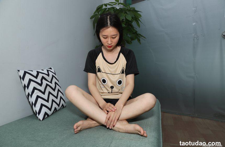 Pary摄影 NO.050 极品美女小芳展示睡衣美脚[120P／275MB]