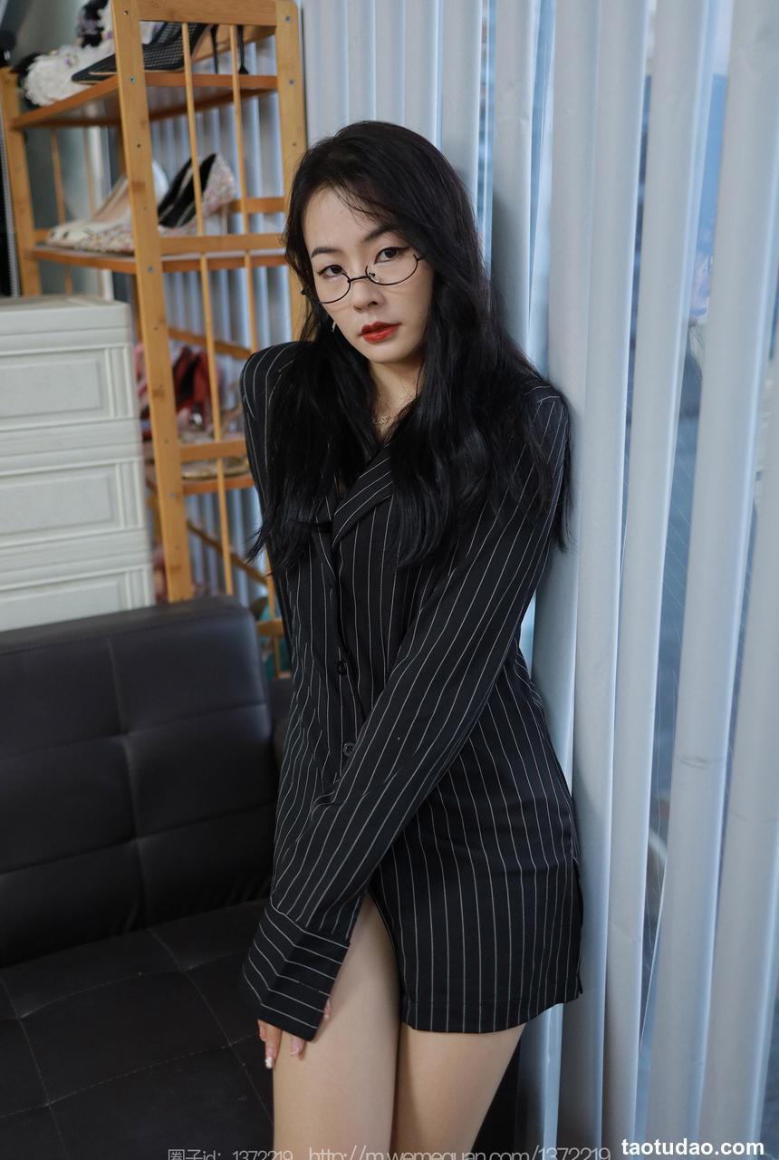 [IESS异思趣向] 2022.12.20 丝享家 1304 小金《制服玉姐》[83P-108M]