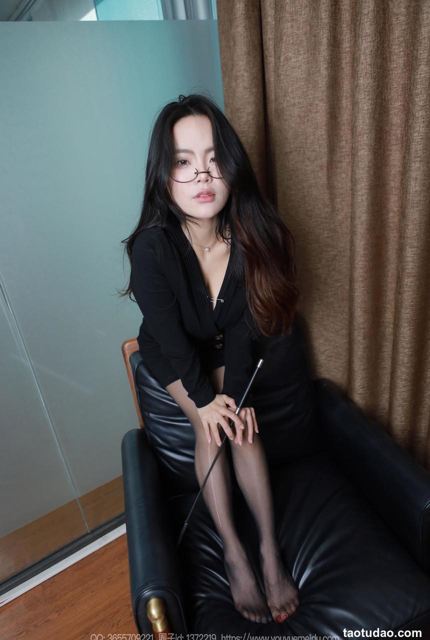 [IESS异思趣向] 2024.04.12 丝享家 1714 兔兔《魅惑黑衣》[84P-79.7M]