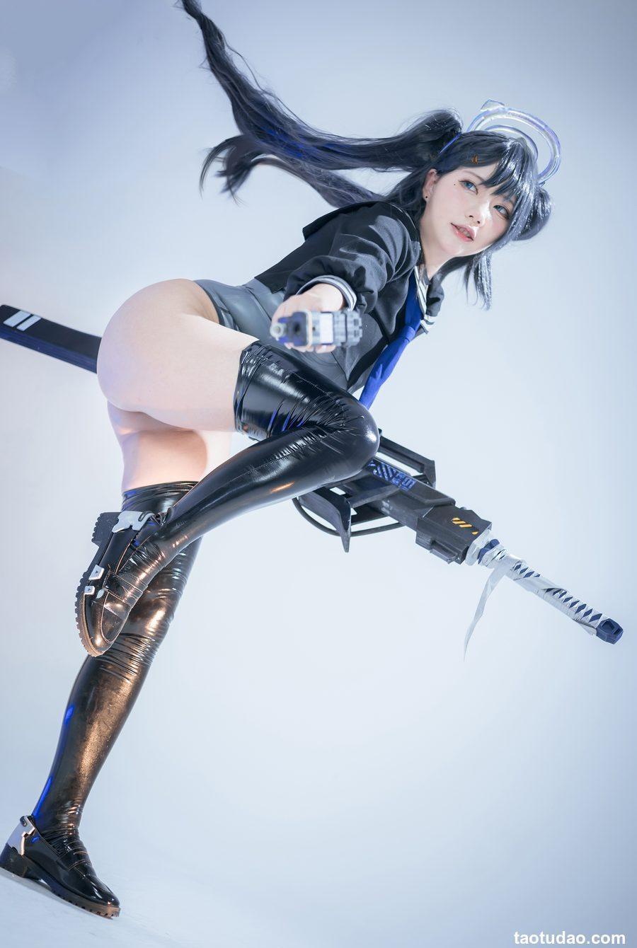 是一只熊仔 -  蓝色袖章 [25P-51MB]