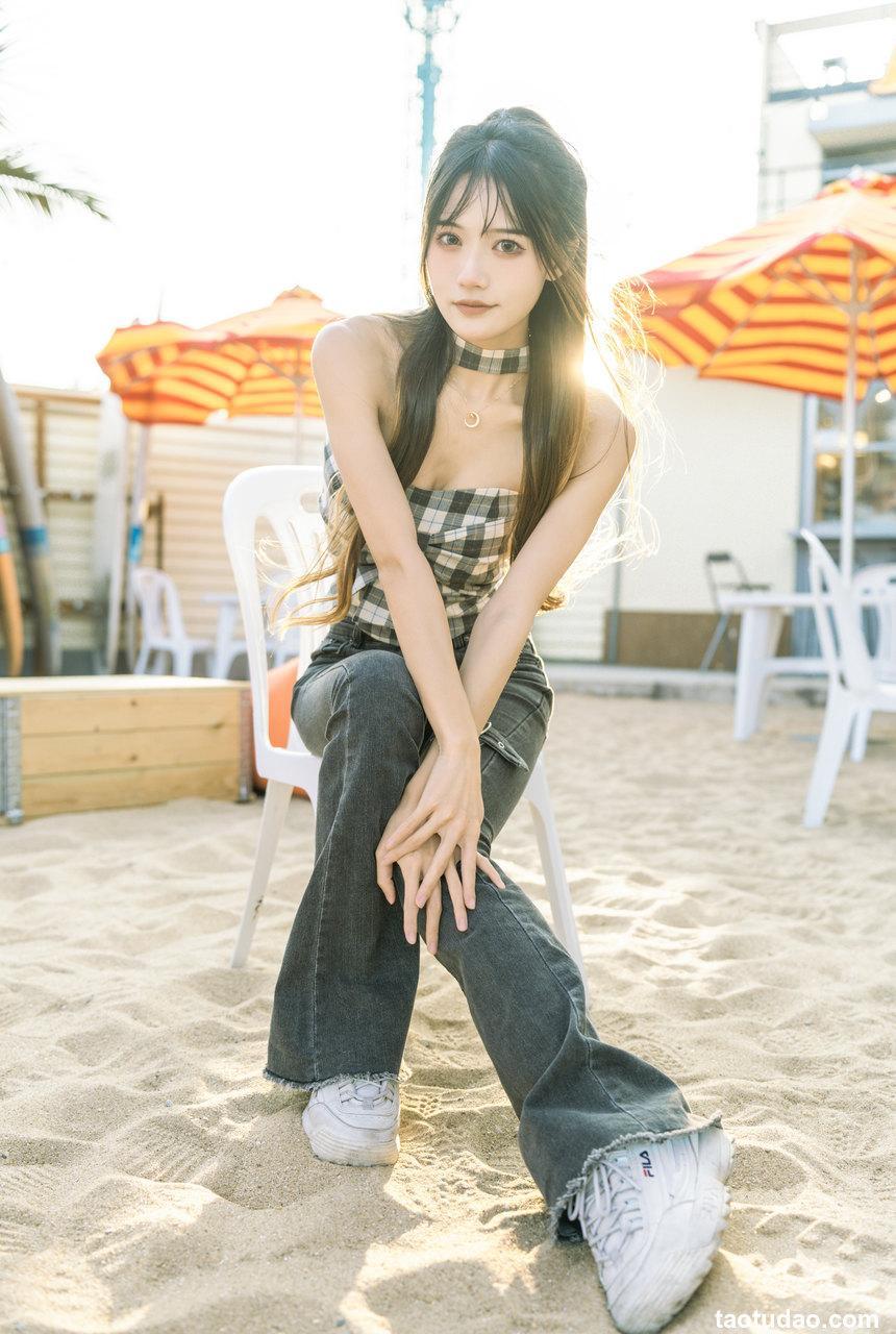 兔子Zzz不吃胡萝卜 -  阳光沙滩 [22P-141MB]