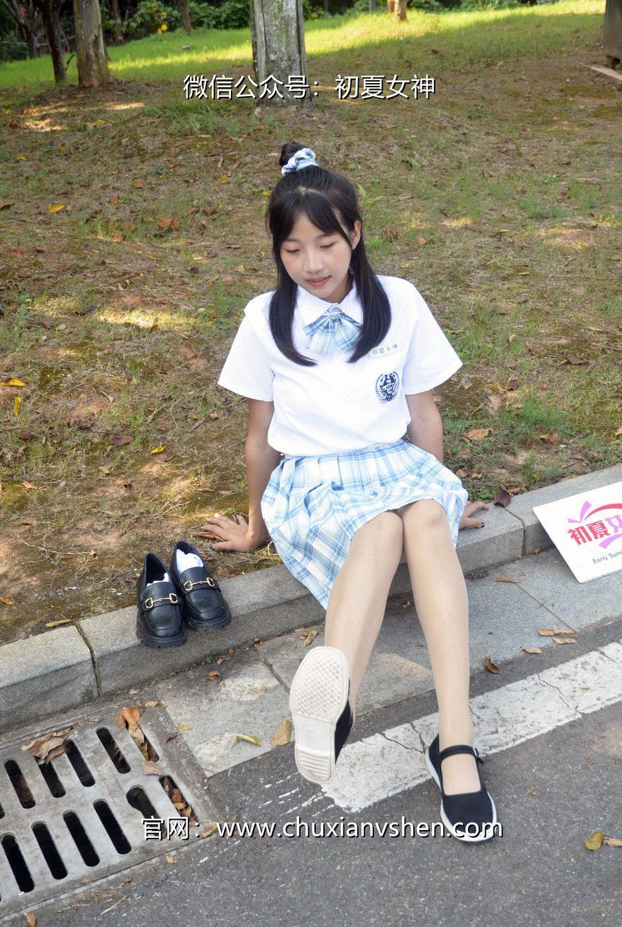 初夏女神 NO.081 点点 我的JK装[140P+1V／5.68GB]