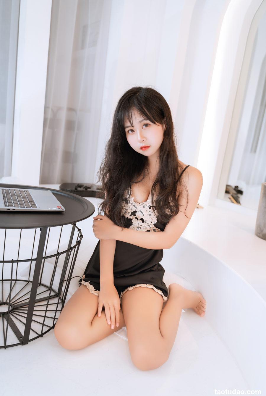 萌芽儿o0 – 小D睡衣 [12P-22.5M]