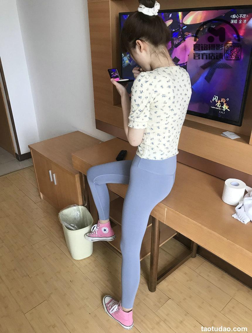 [誉铭传媒]袜足摄影 2020年《07月 幕后作品》[16P2+1V／988MB]