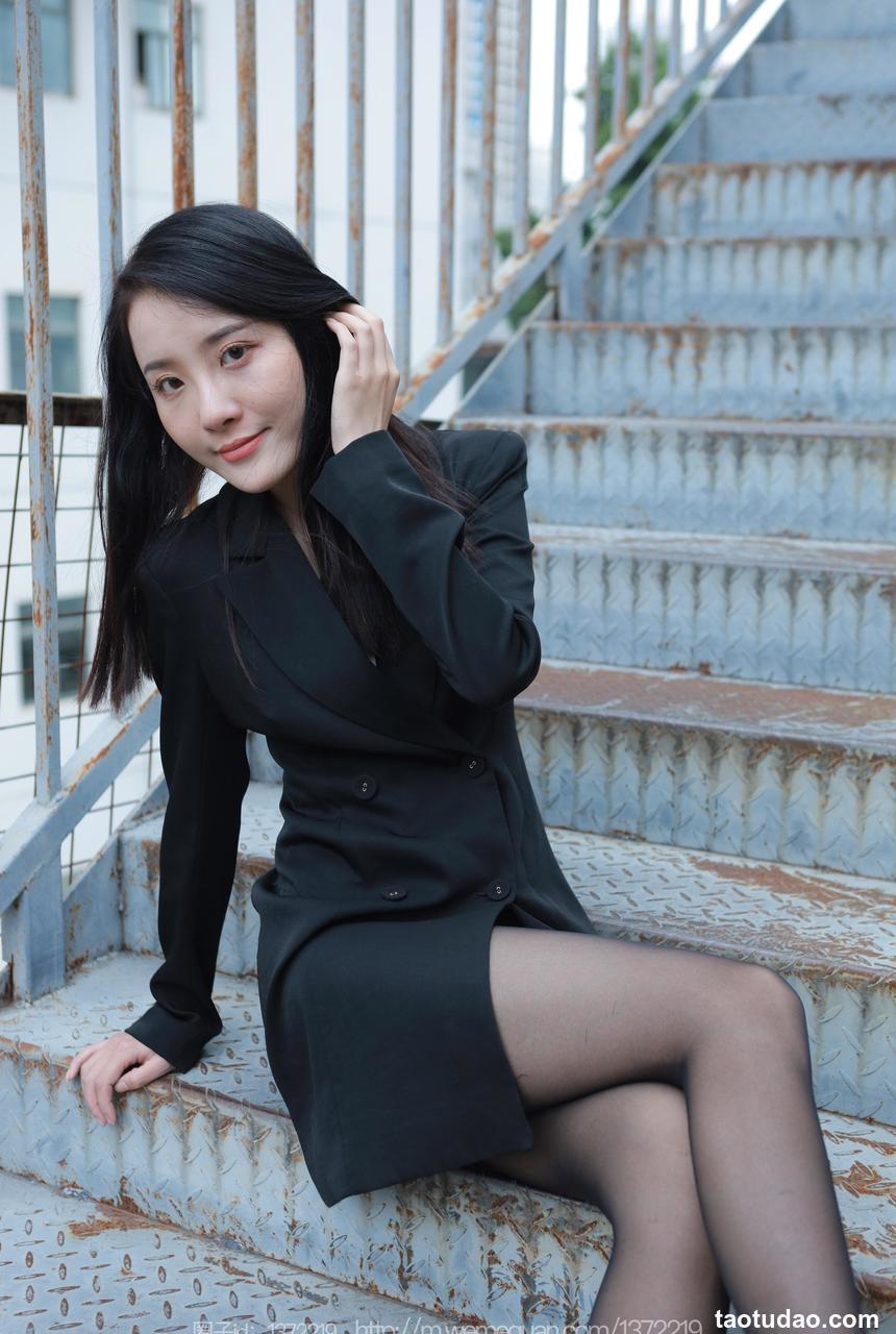 [IESS异思趣向] 2023.04.18 丝享家 1425 婉萍《小辣椒》[85P-96.4M]