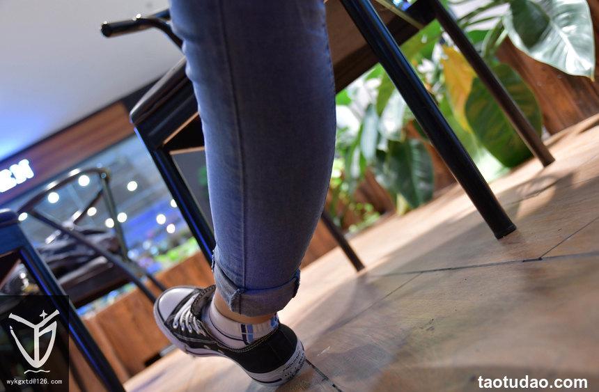 [YJ街拍]006 桌下帆布鞋[127P+1V-212MB]