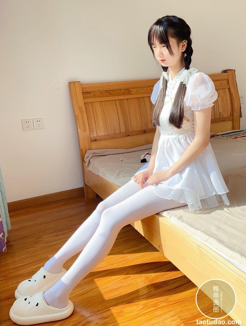 柴系小乖(稚乖画册) NO.022 — 夜夜 嬉戏 80d白丝 [74P+1V-368M]