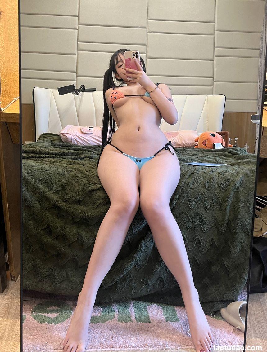 小u优优子 - 双马尾绝配 [18P-15MB]