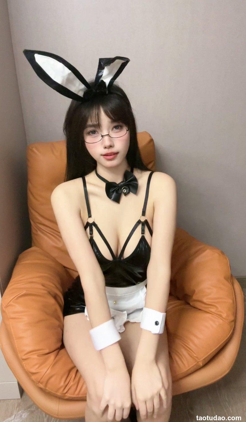 铃铛铛 - 女仆魅魔 [28P／102MB]