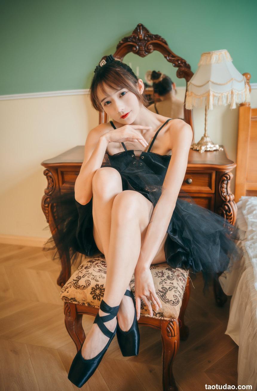 兔子Zzz不吃胡萝卜 - NO.100 足尖上的温柔 [21P-95MB]