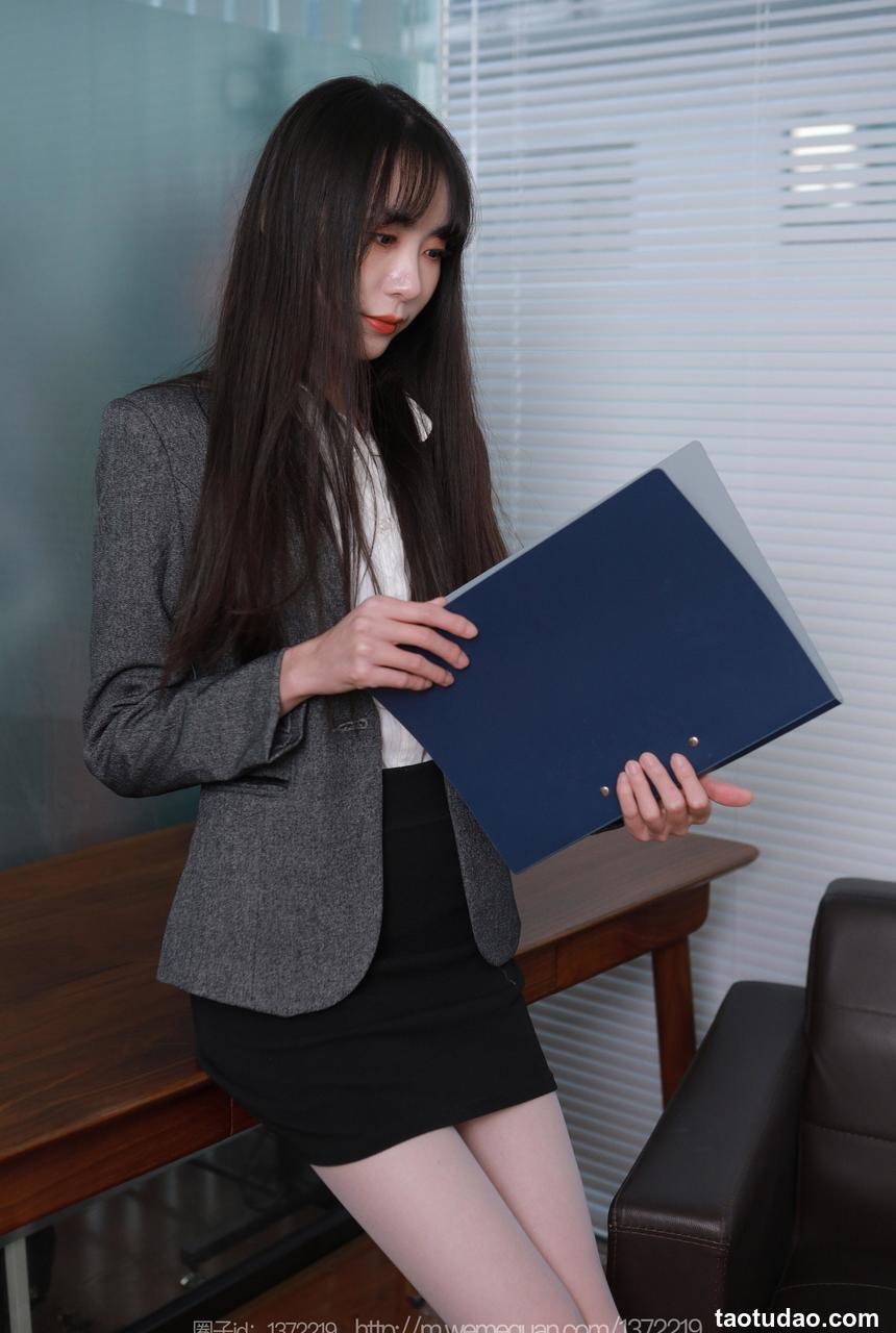 [IESS异思趣向] 2023.03.12 丝享家 1388 团团《黑白灰渐变》[85P-91.8M]