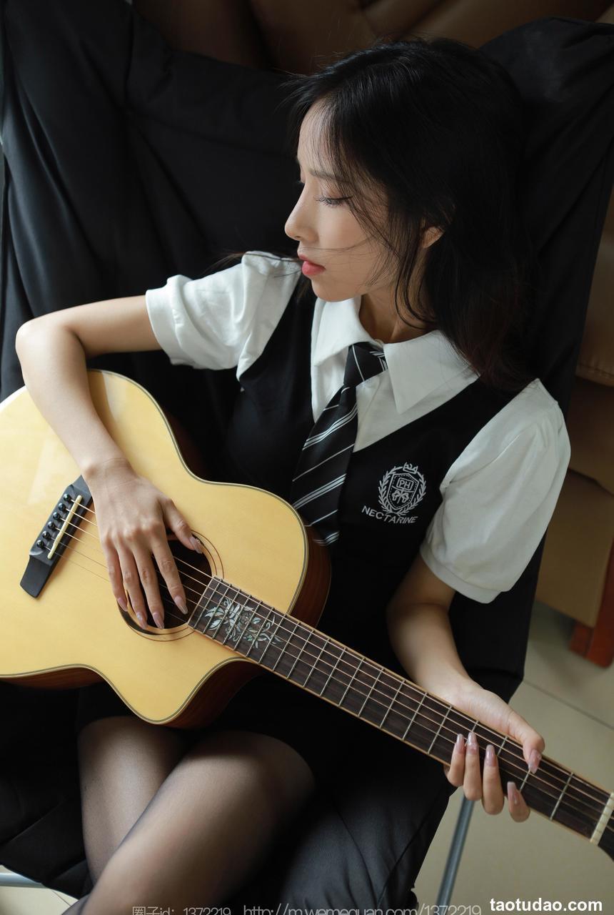 [IESS异思趣向] 2023.07.09 丝享家 1475 美子《弹弹吉他》[87P-80.1M]