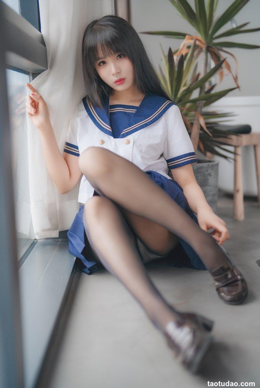 轩萧学姐 舰长黑丝jk [32P-112MB]