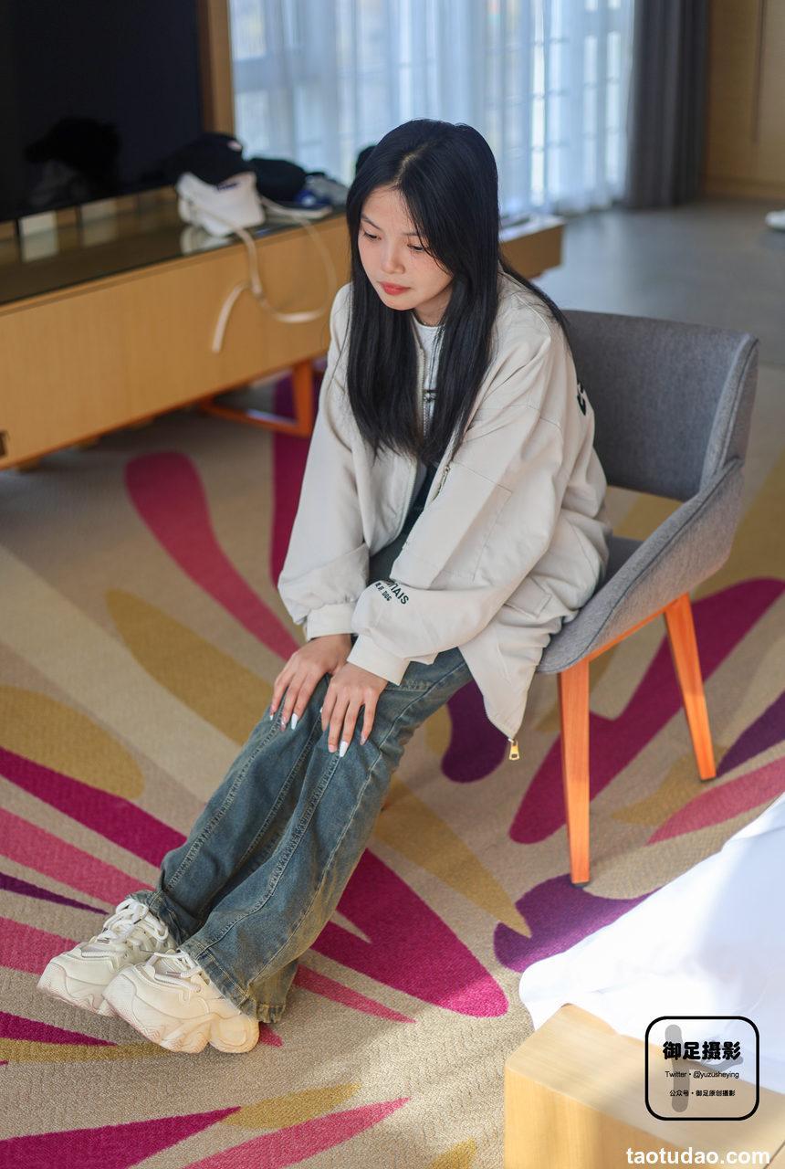 御足摄影 NO.001 咖色袜裸足 [93P1V3.27GB]