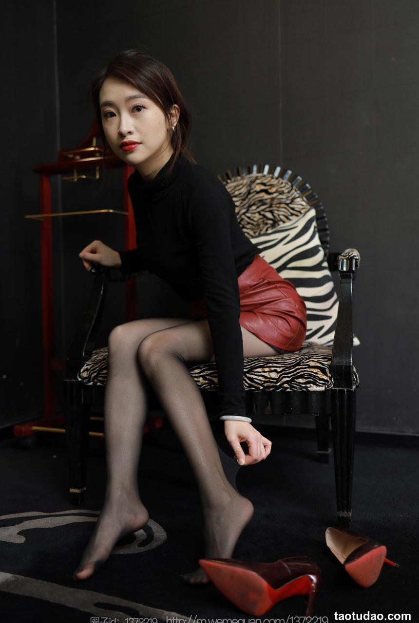 [IESS异思趣向] 2023.01.31 丝享家 1346 小婕《火辣红裙》[95P-92MB]