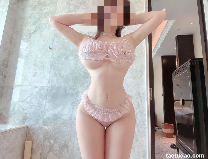 MIYA 不爱笑的赛琳- 蕾丝碎花三点式[42P-155MB]