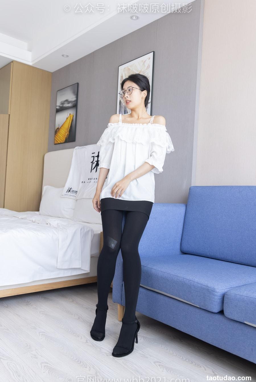 [BoBoSocks袜啵啵]NO.295 奶油-高跟鞋、平底鞋、厚黑丝、薄黑丝[140P+1V／5.62GB]