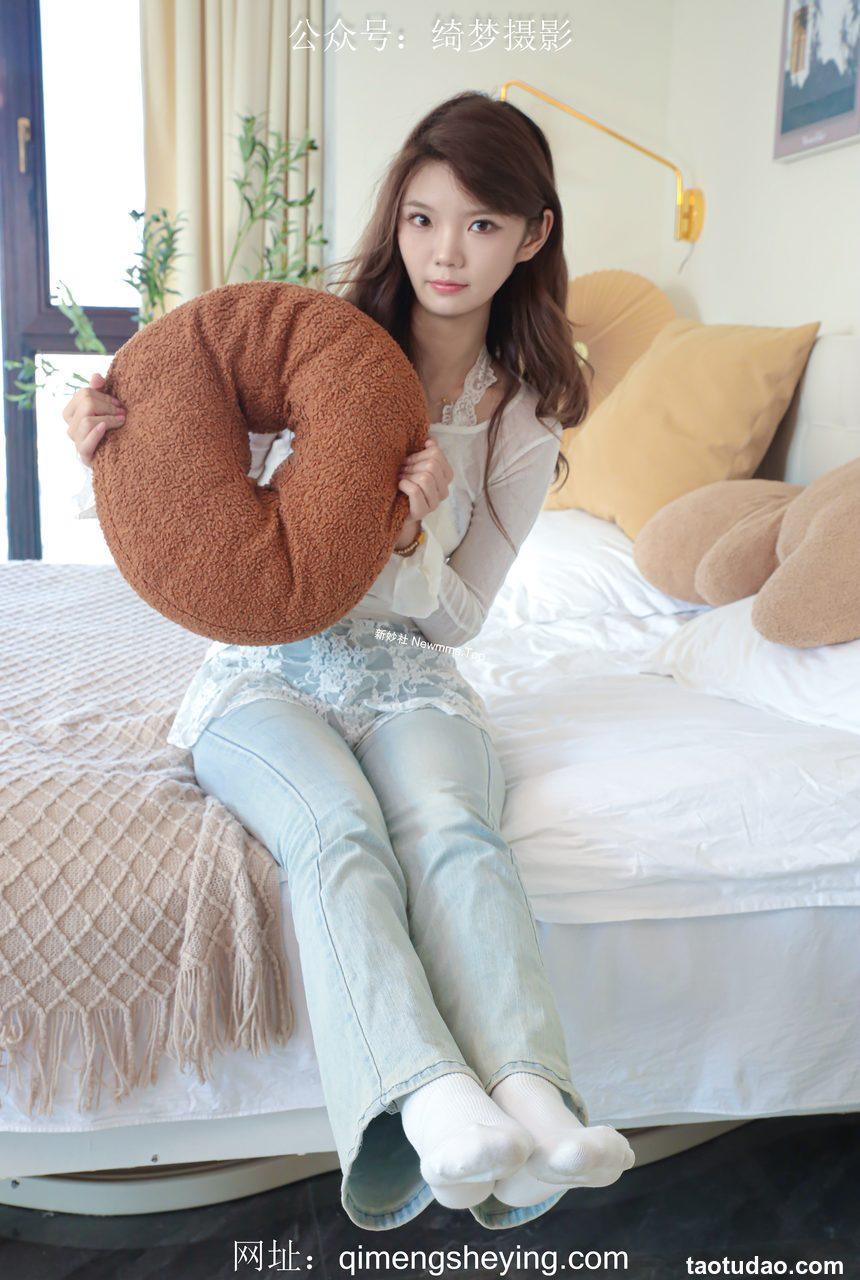 [绮梦摄影] 2024.11.10 NO.079 伊伊 珍藏无修无水印版 [189P+1V-45.27G]