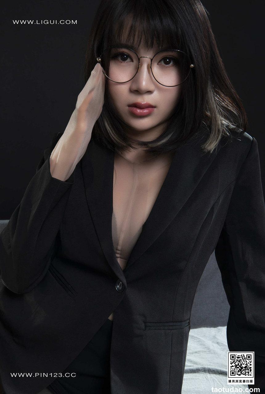 [Ligui丽柜] 2023.06.30 《颜丝紧缚》小七 [58+1P-77M]