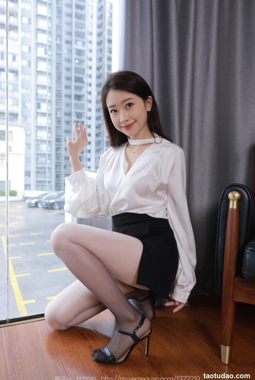 [IESS异思趣向] 2023.05.08 丝享家 1445 小婕《黑白渐变》[90P-99.3M]