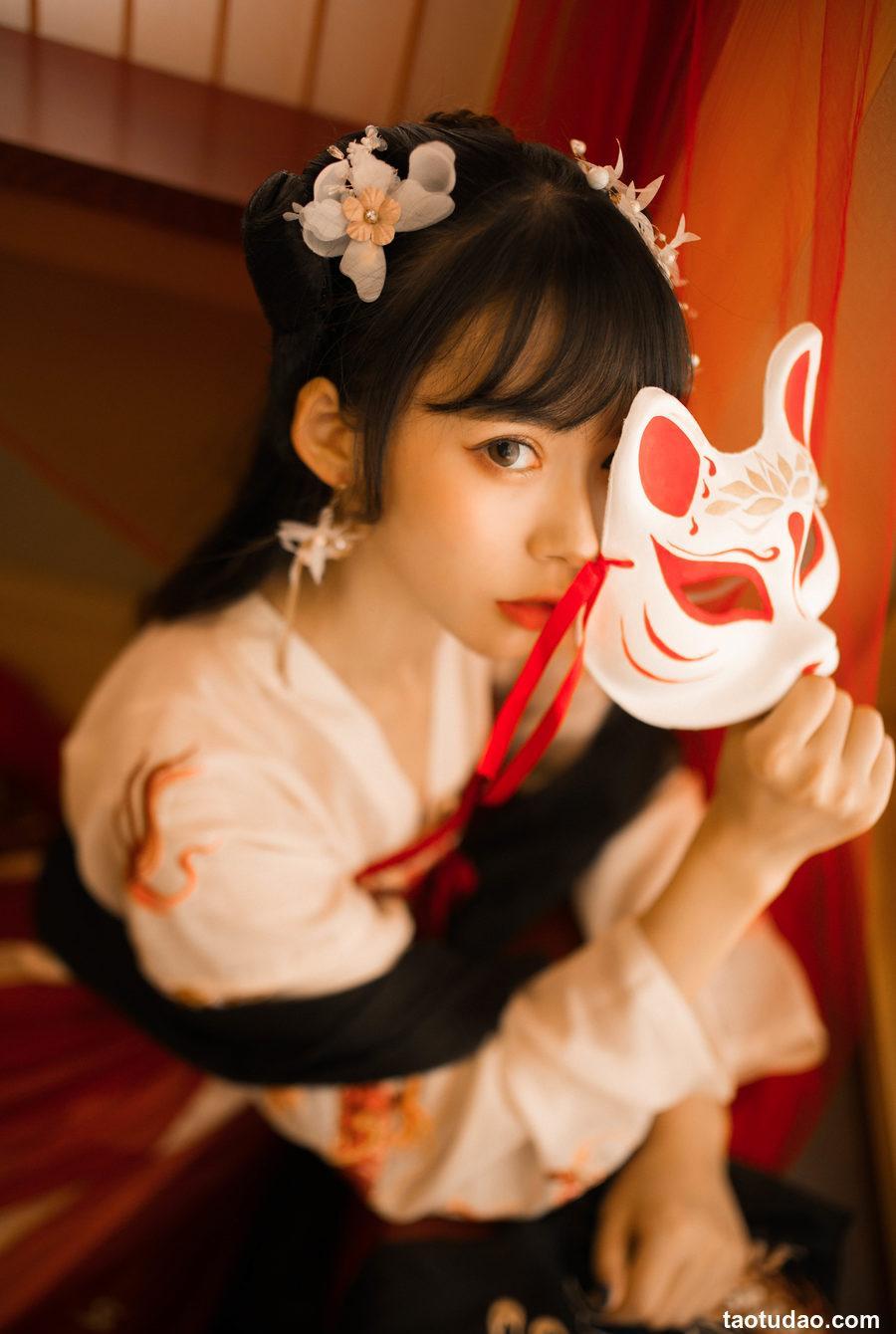 虫皿虫皿 - NO.01 龙母汉服 [16P-60MB]