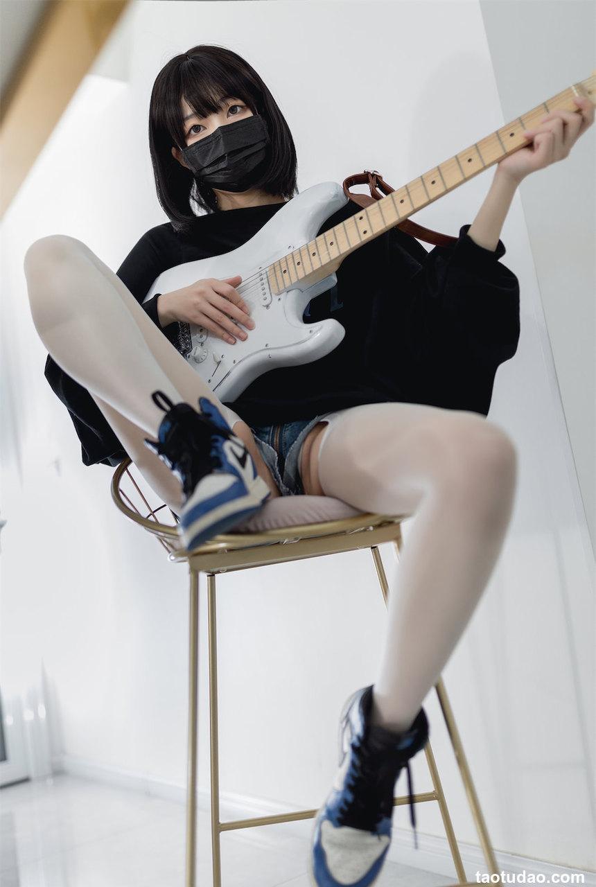 杏仁曲奇 - 升玖吉他姐姐 [45P-145MB]