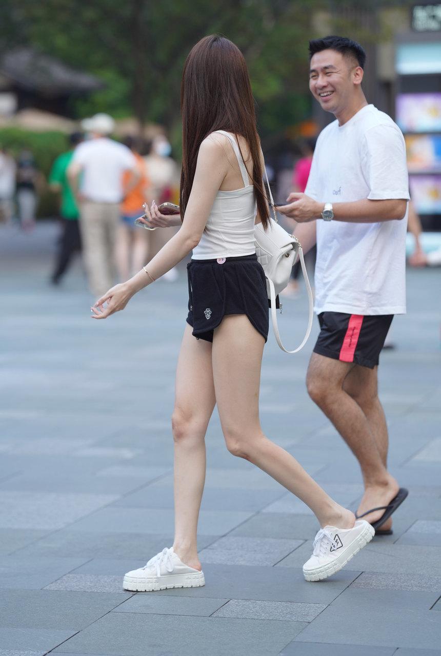 都市丽人长腿女友【65P-783MB】