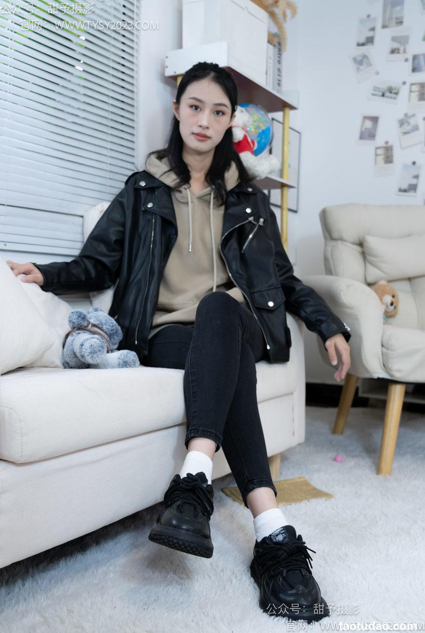 甜予摄影 NO.014 肉肉-运动鞋、白棉袜、裸足[116P+12V／10.5GB]