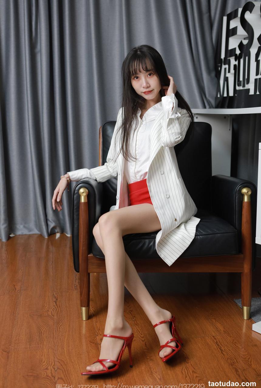 [IESS异思趣向] 2023.03.20 丝享家 1396 团团《白衣红裙玉姐》[89P-102.4M]