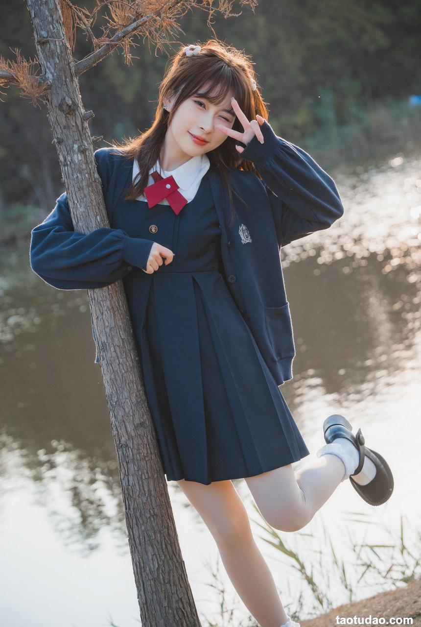 [YITUYU艺图语]2022.12.23 一起露营吧！ 椿卷梦游中[22+1P／449MB]