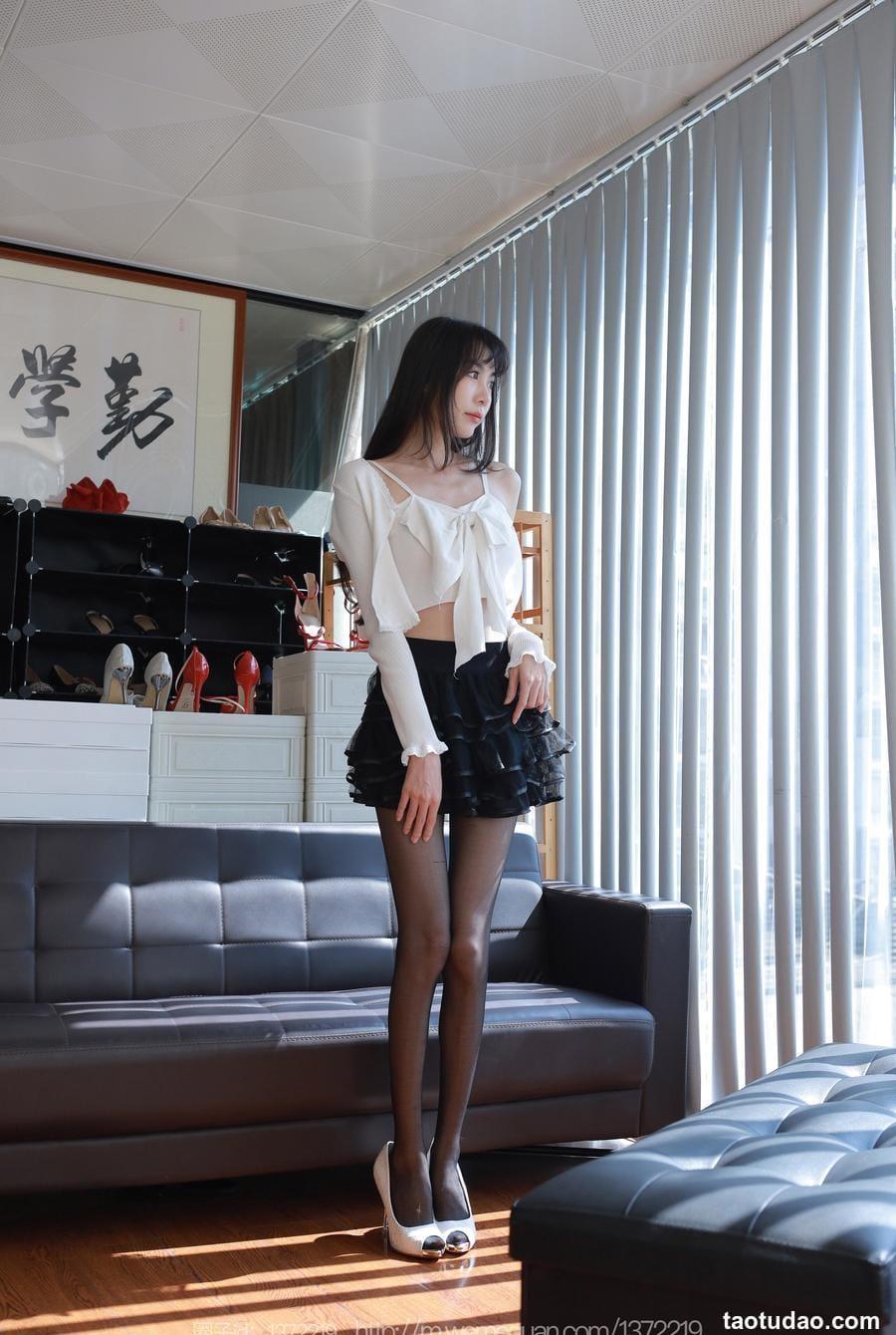 [IESS异思趣向] 2023.09.10 丝享家 1529 团团《美妙后竖线》[81P-93M]