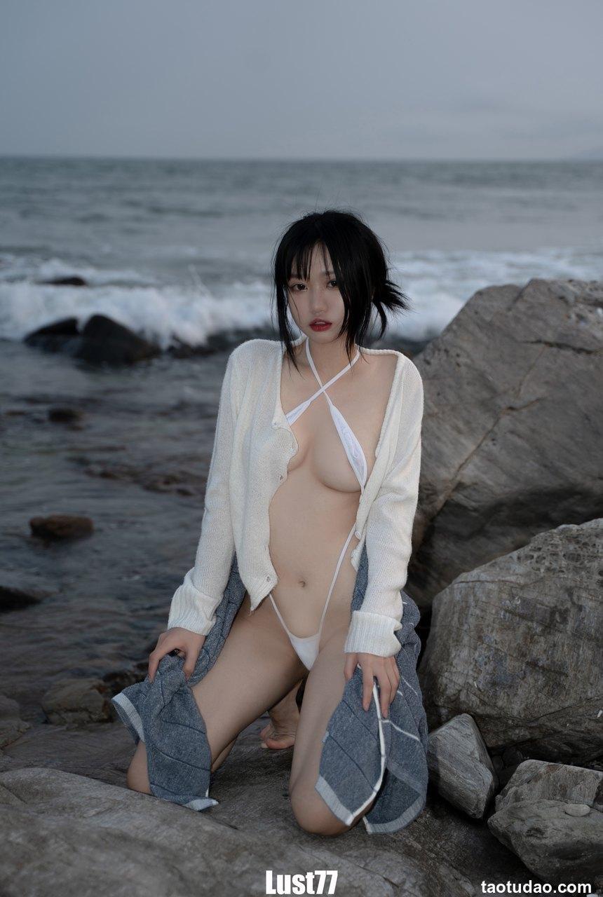 柒柒要乖哦 -  礁石海岸 [52P-527MB]