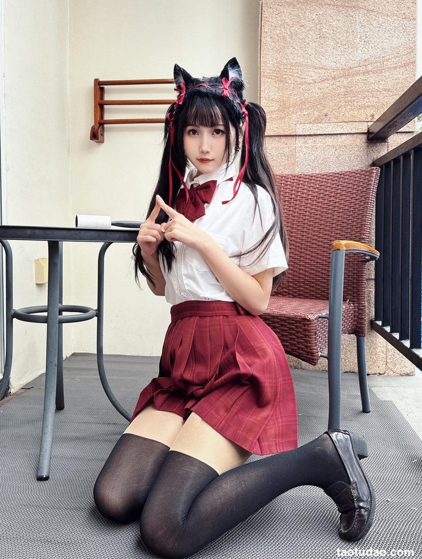 不呆猫 - 温泉双马尾JK [22P1V-713MB]