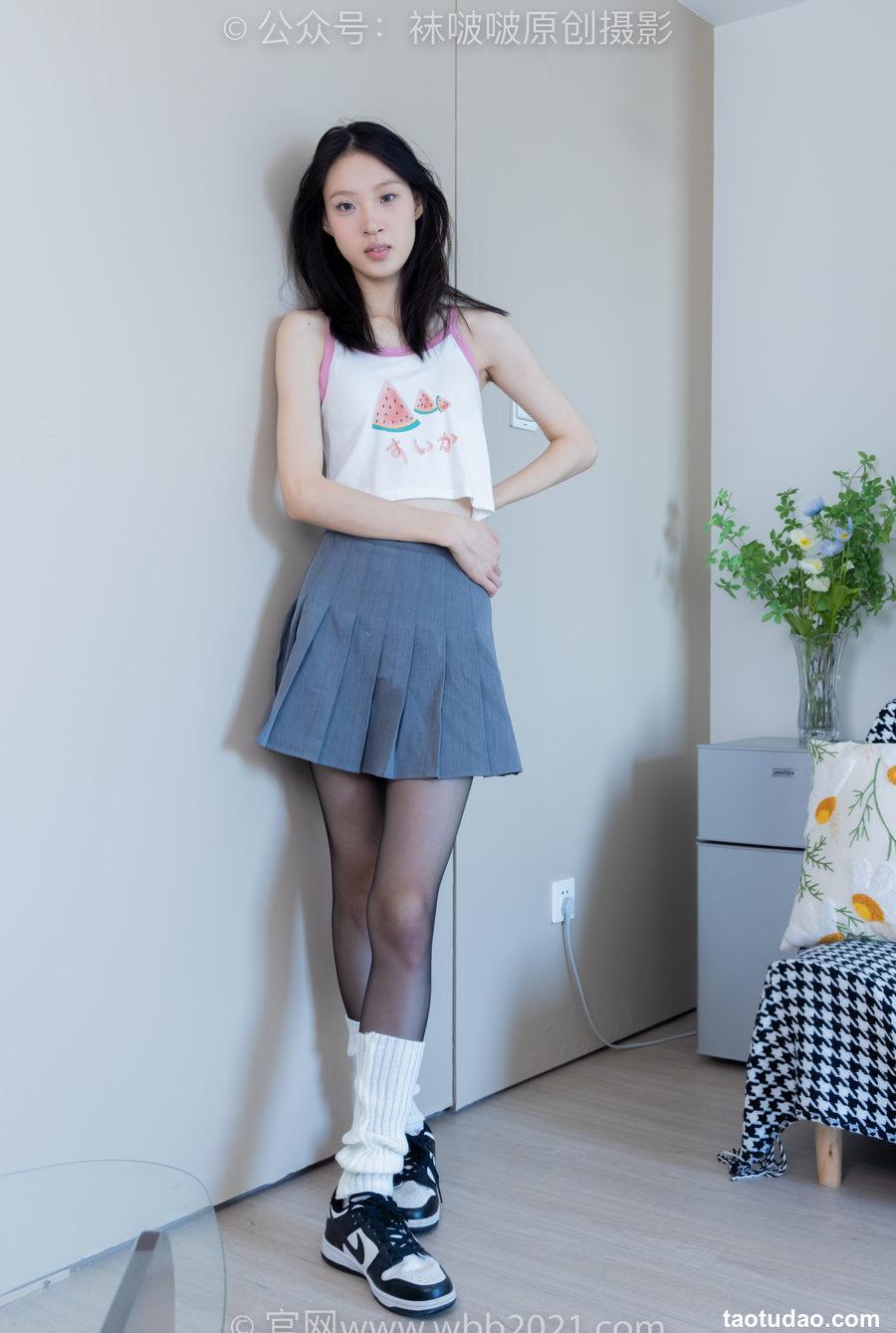 [BoBoSocks袜啵啵]NO.333 雪糕-板鞋、白棉袜、黑丝、堆堆袜套[140P+1V／5.93GB]