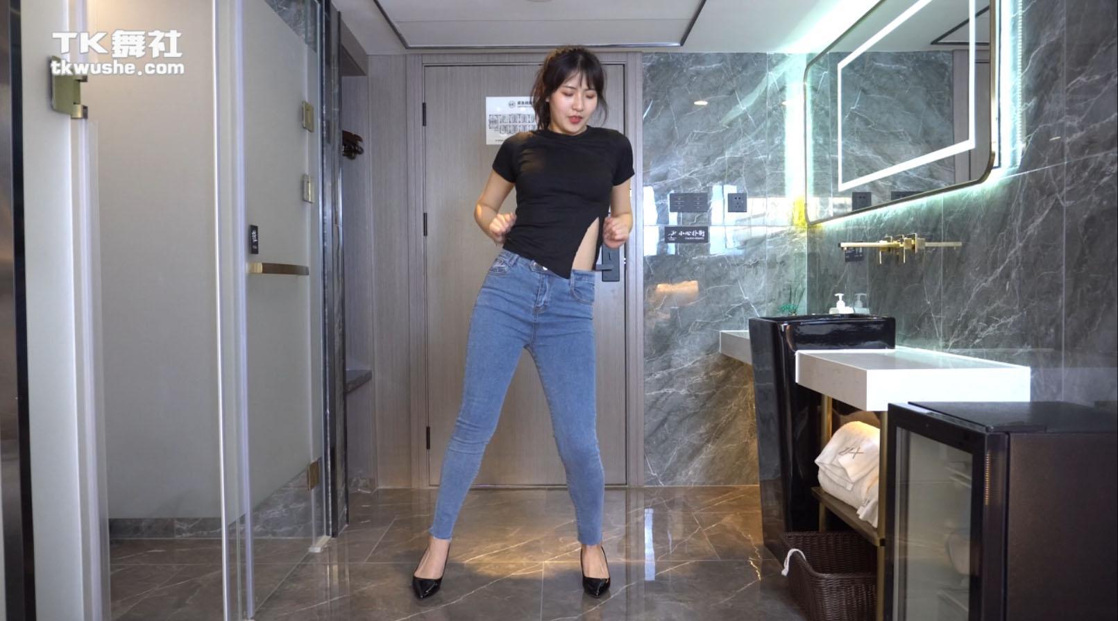 【4K热舞】欢欢 054期【2V-500M】