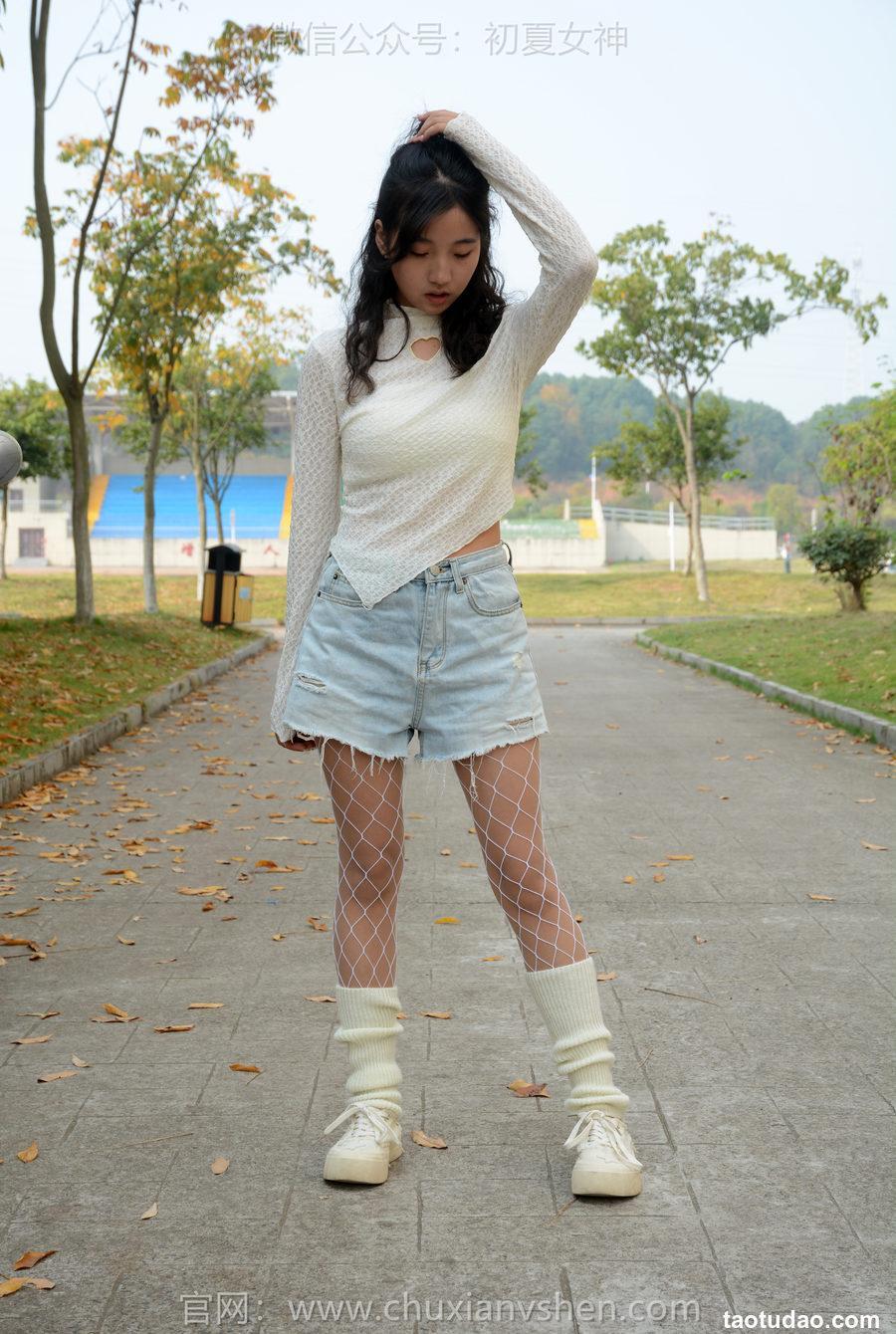 初夏女神 NO.105 点点 跟潮流风[140P+1V／4.91GB]