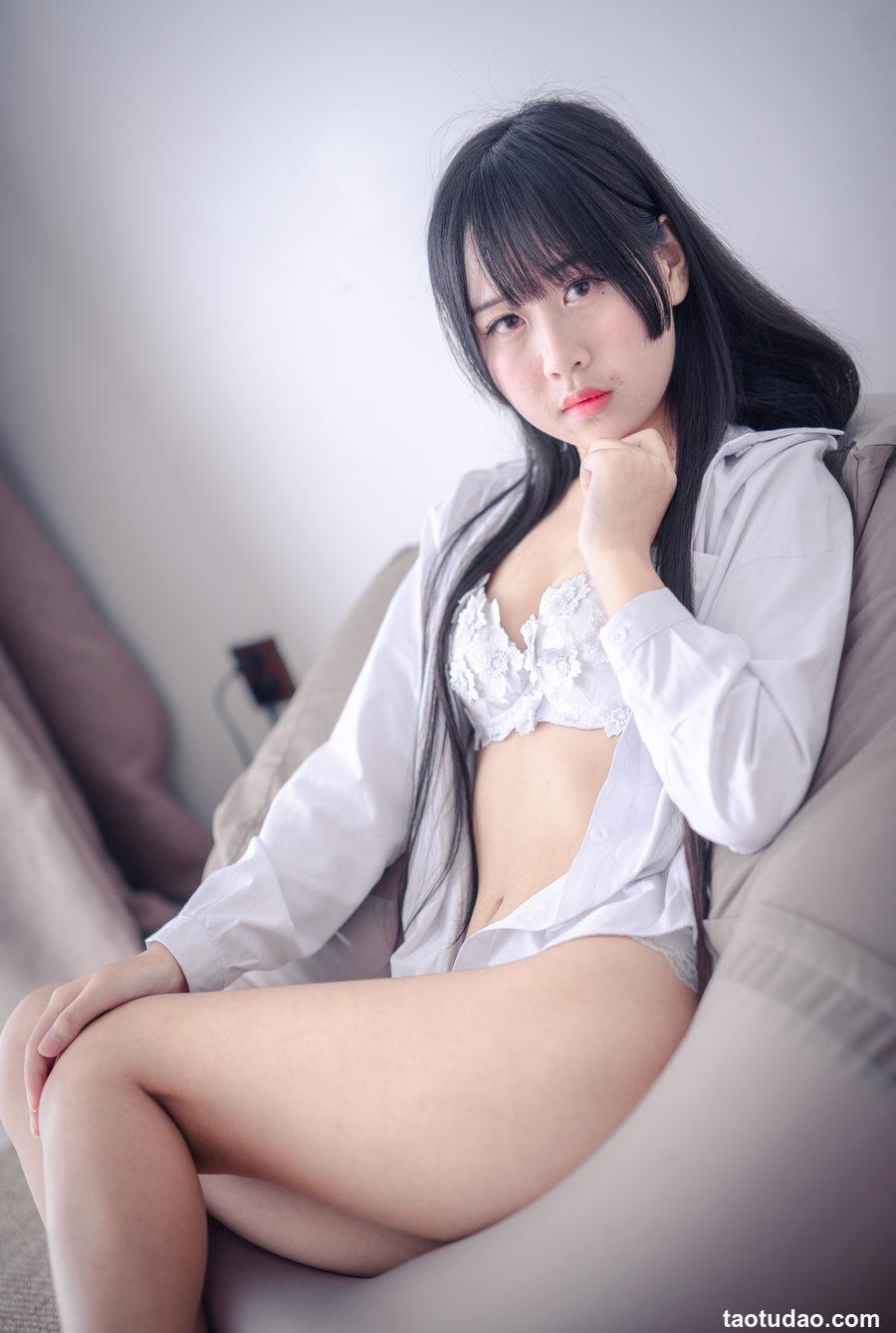 萌芽儿o0 – 【原片流出】 私房 [62P-791.2M]