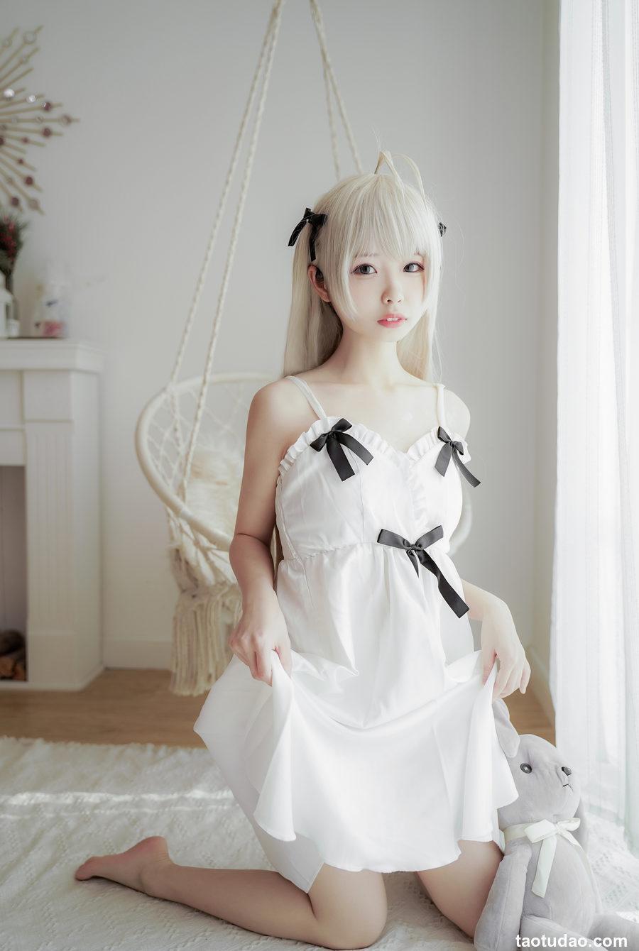 十万珍吱伏特 NO.009 穹妹白裙 [23P-221MB]