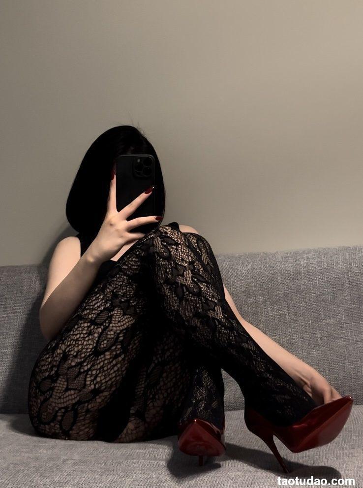 保守的二舅妈 - 欲望蕾丝 [15P-5MB]