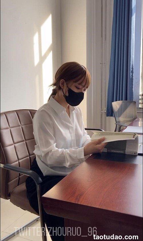 若若老师办公室灰色丝袜 [1V+2.03G]