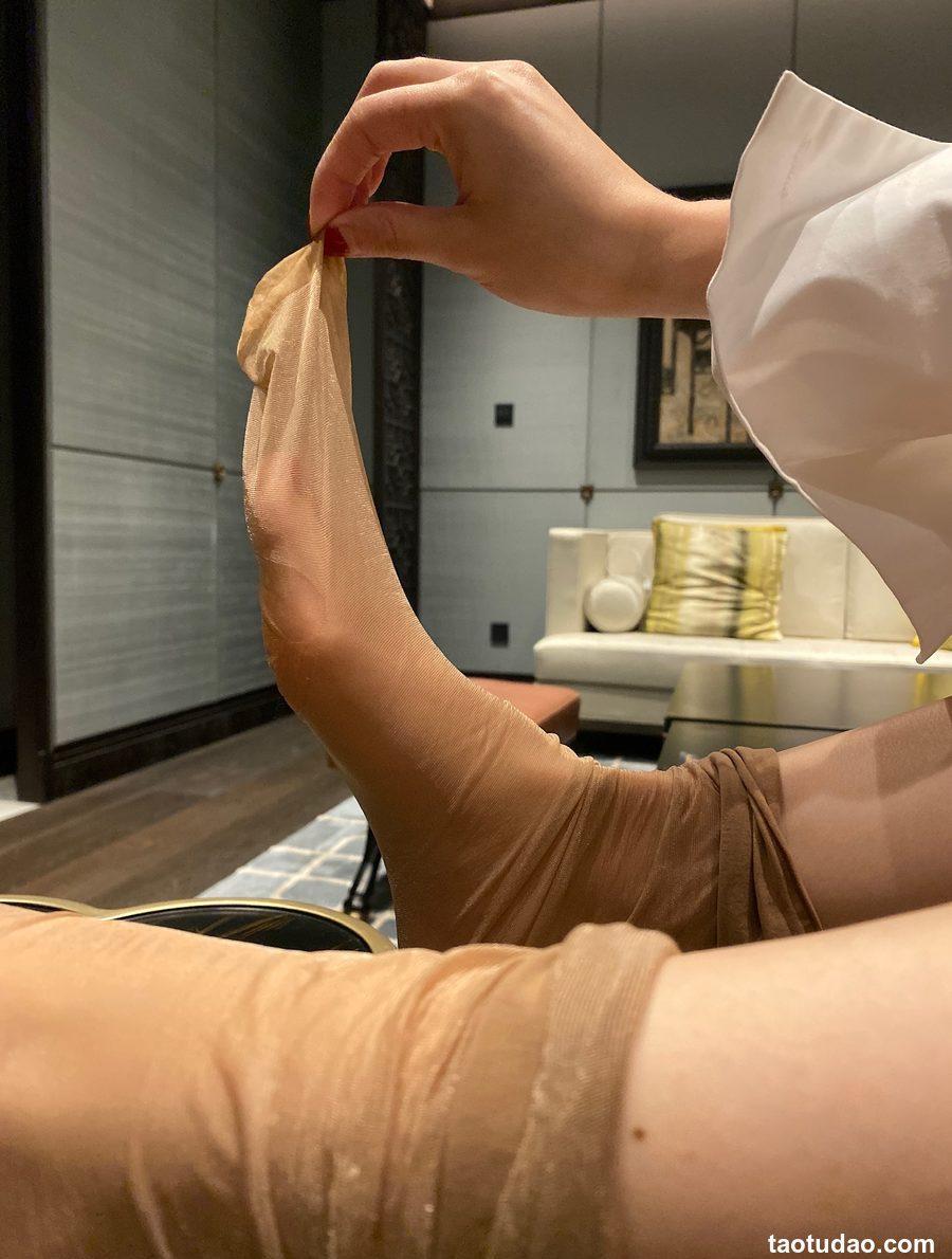 软妹小九九[July芝岚] - 咖色诱惑 [19P-15MB]