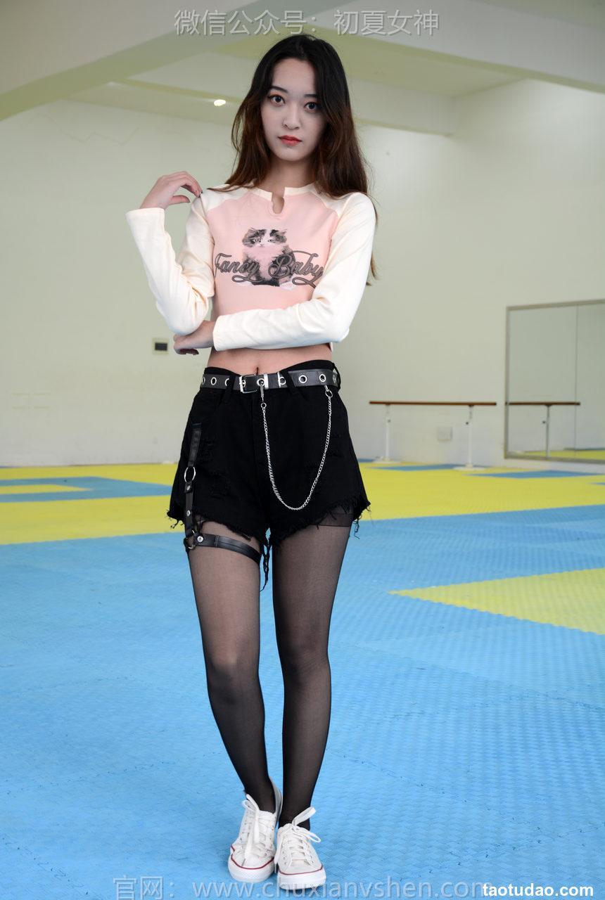 初夏女神 NO.149 依依 邻家女孩[130P+2V／3.14GB]