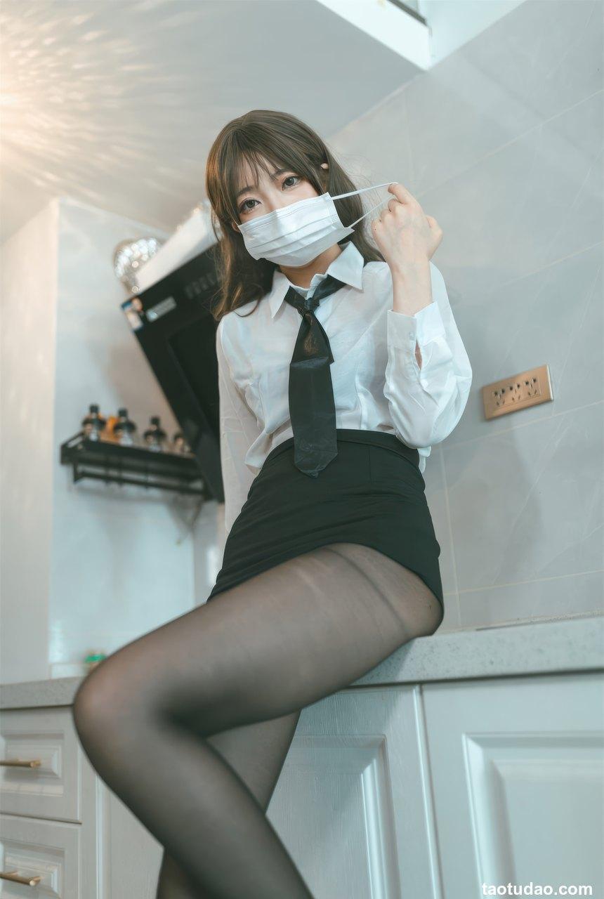 杏仁曲奇 - NO.11 OL额外时间 [61P-315MB]